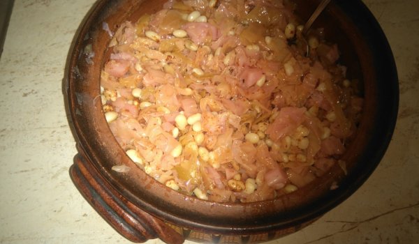 Кисело зеле с боб - Моята Рецепта