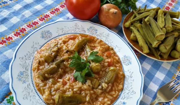 Ориз с бамя и домати - Моята Рецепта