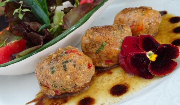 Агнешки кюфтета в разкошен сос