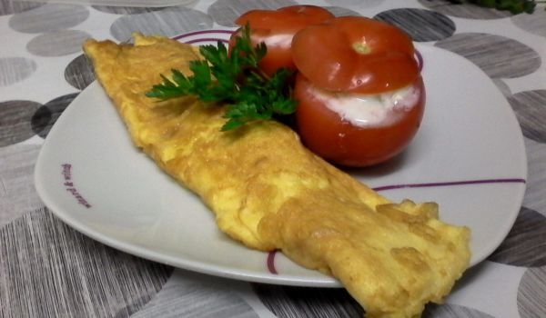 Аламинут от омлет и пълнени домати