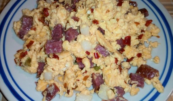 Аламинут с яйца и сланина