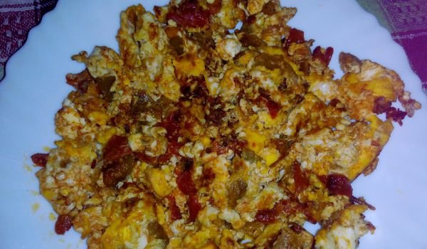 Апетитни чушки с яйца