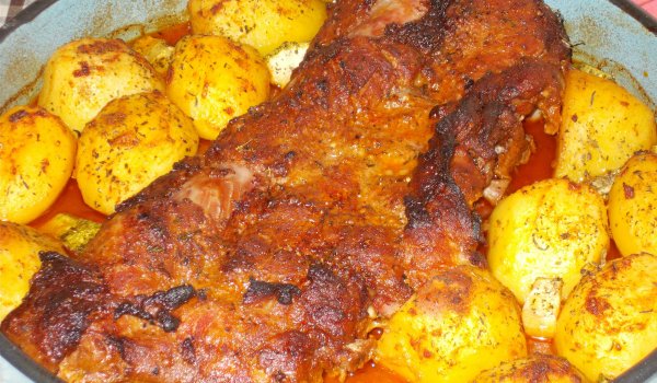 Апетитни медени ребърца с пресни картофки