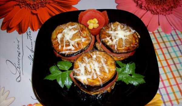Апетитни скалички от патладжан и кайма