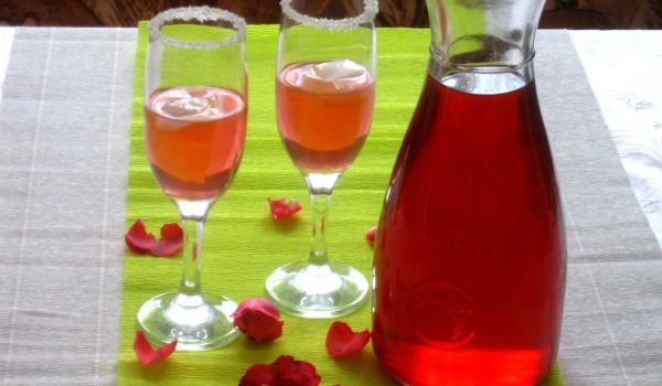 Ароматен сироп от рози