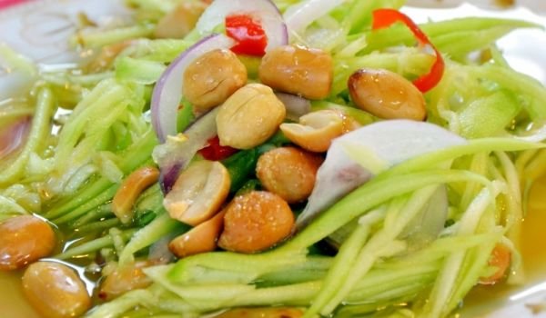 Азиатска салата от краставици и меден дресинг