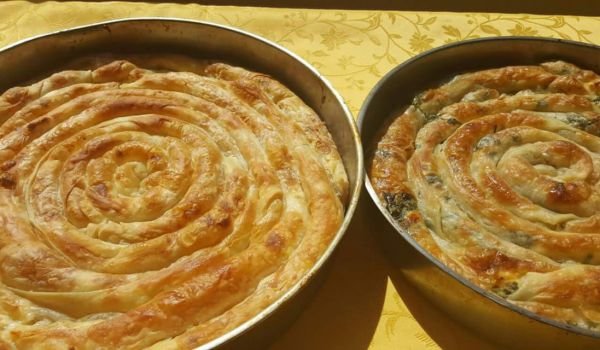 Бабината дърпана баница