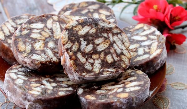 Бабиния сладък салам с обикновени бисквити