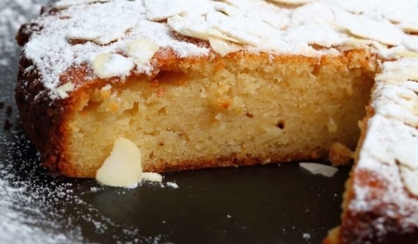 Бадемов кейк