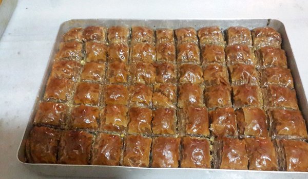 Баклава с халва и канела