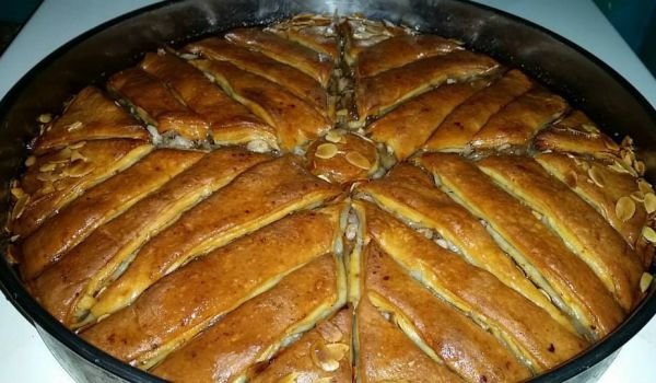 Баклава с круши и орехи
