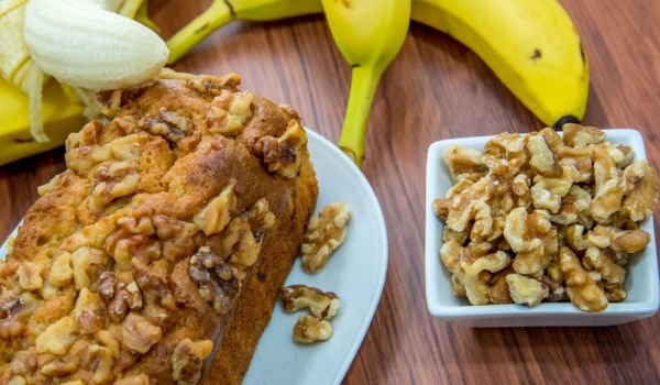 Бананов хляб с орехи