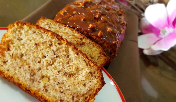 Бананов кекс с орехи и шоколад