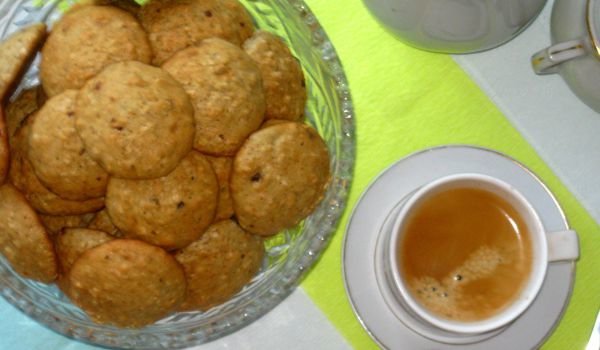 Бананови сладки с овесени ядки и шоколадови фъстъци