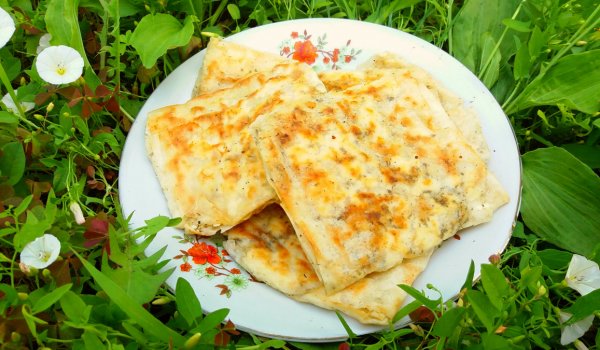Банички на тиган с одрински кори
