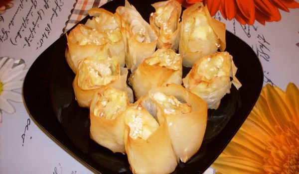 Банички-рулца със сирене