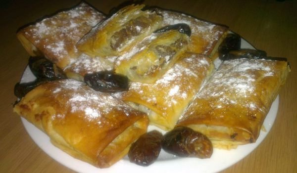 Банички с ябълки и фурми