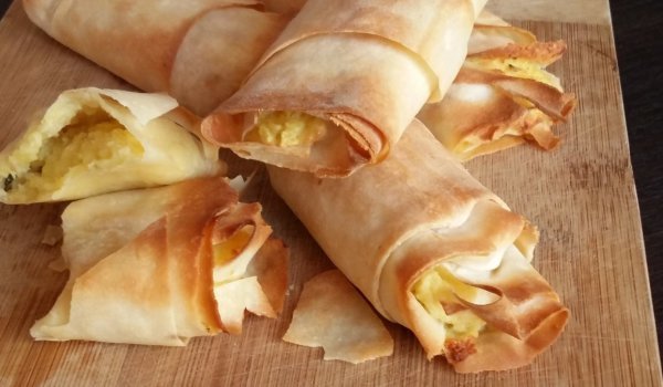 Банички с картофи с готови кори на сач