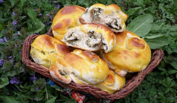 Банички с киселец и извара