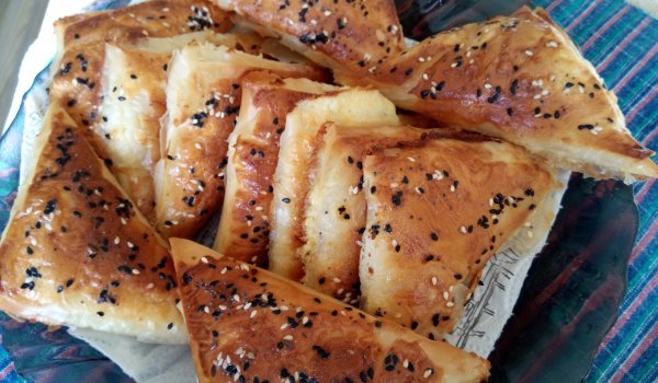 Банички с останали жълтъци