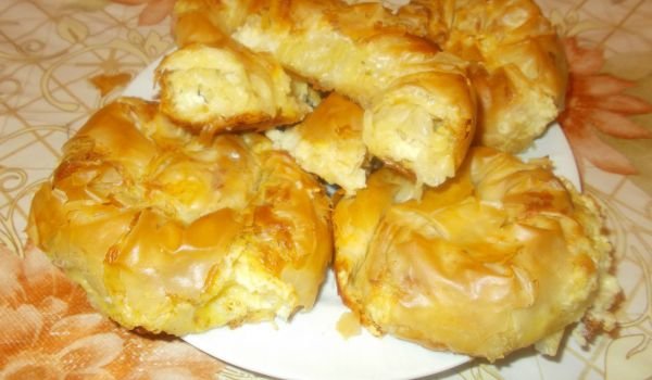 Банички със сирене и кашкавал