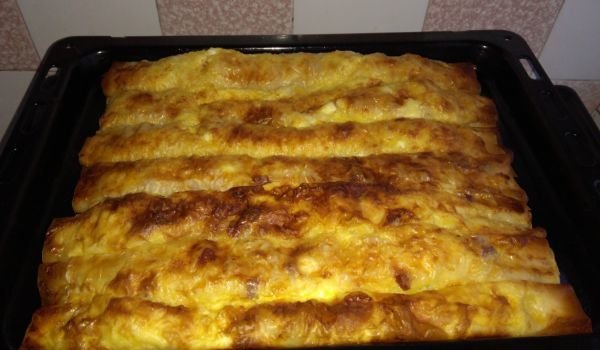 Банички със сирене и шпеков салам