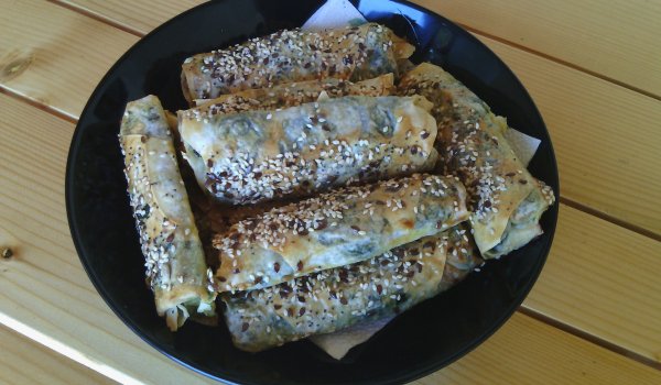 Банички със спанак и семена