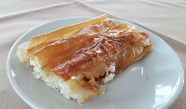 Баница бюрек със сирене