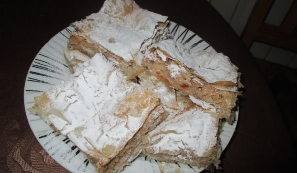 Баница с ябълки и канела