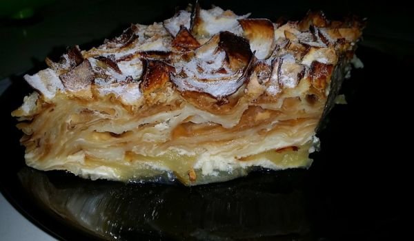 Баница с юфка и ябълки