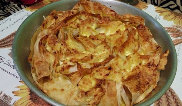 Баница с извара и сирене