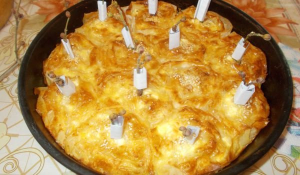 Баница с късмети на рози