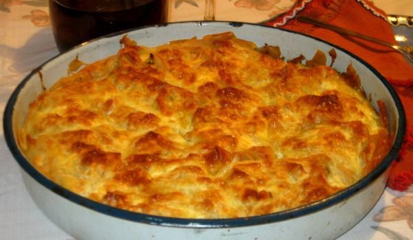 Баница с праз, гъби и много сирена