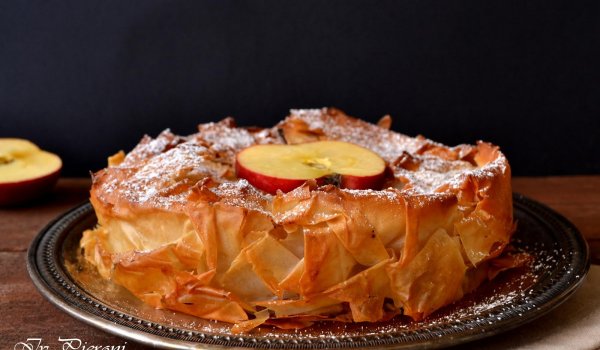 Баница щрудел с ябълки, орехи и стафиди