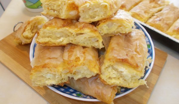 Баница със сирене и извара