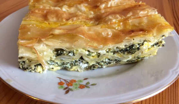 Баница със сирене и лапад