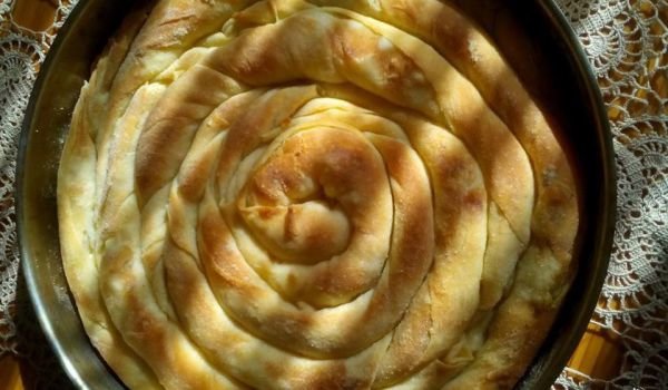 Баница със сирене и праз лук