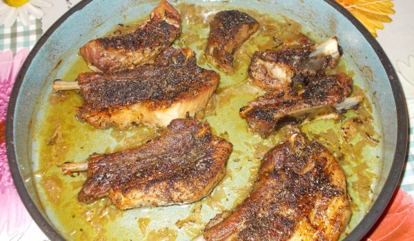 Бавно печени свински ребра с кафе и захар