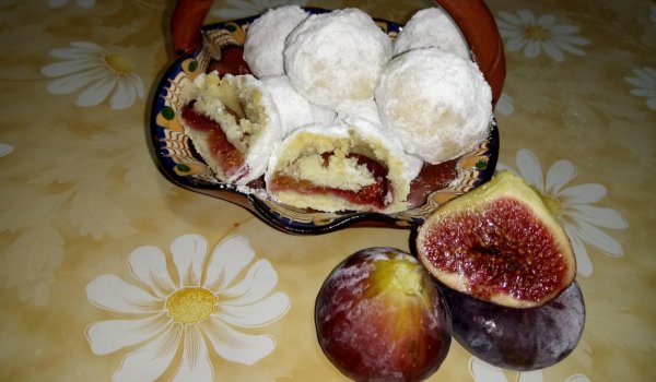 Бели смокинови топчета