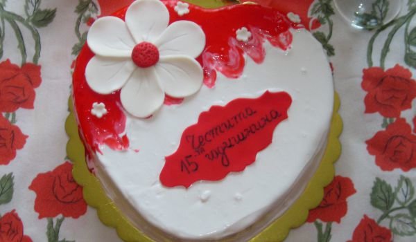 Бяла торта с течен шоколад и Орео