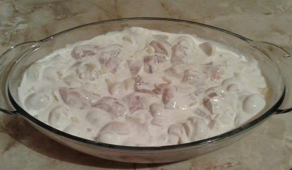Бяло пилешко месо със сметана и гъби