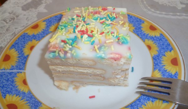 Бисквитена домашна торта