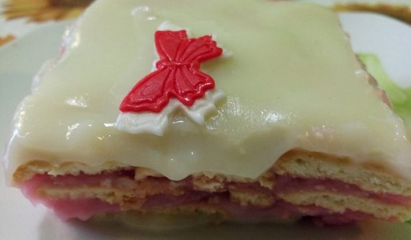 Бисквитена торта с два крема за Баба Марта