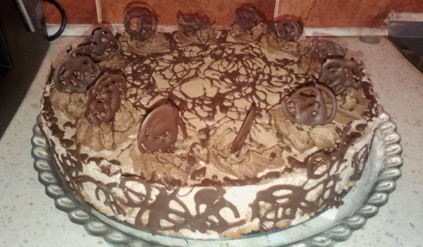 Бисквитена торта с крем мус