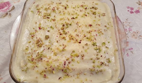 Бисквитена торта с крем от кисело мляко