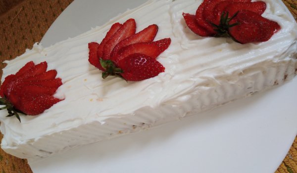 Бисквитена торта с крем от тиква и ягоди