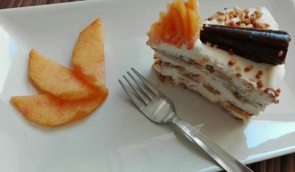 Бисквитена торта с маскарпоне и праскови - Моята Рецепта