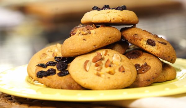 Бисквити с ядки и сушени плодове