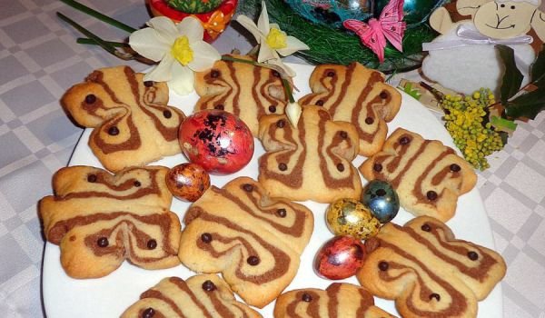 Бисквити великденски пеперуди