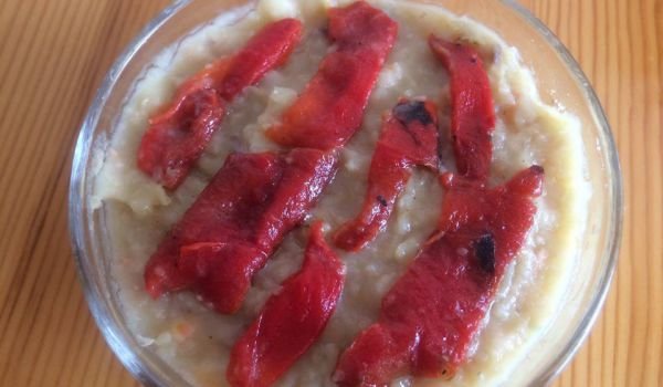 Бобено пюре с печени чушки